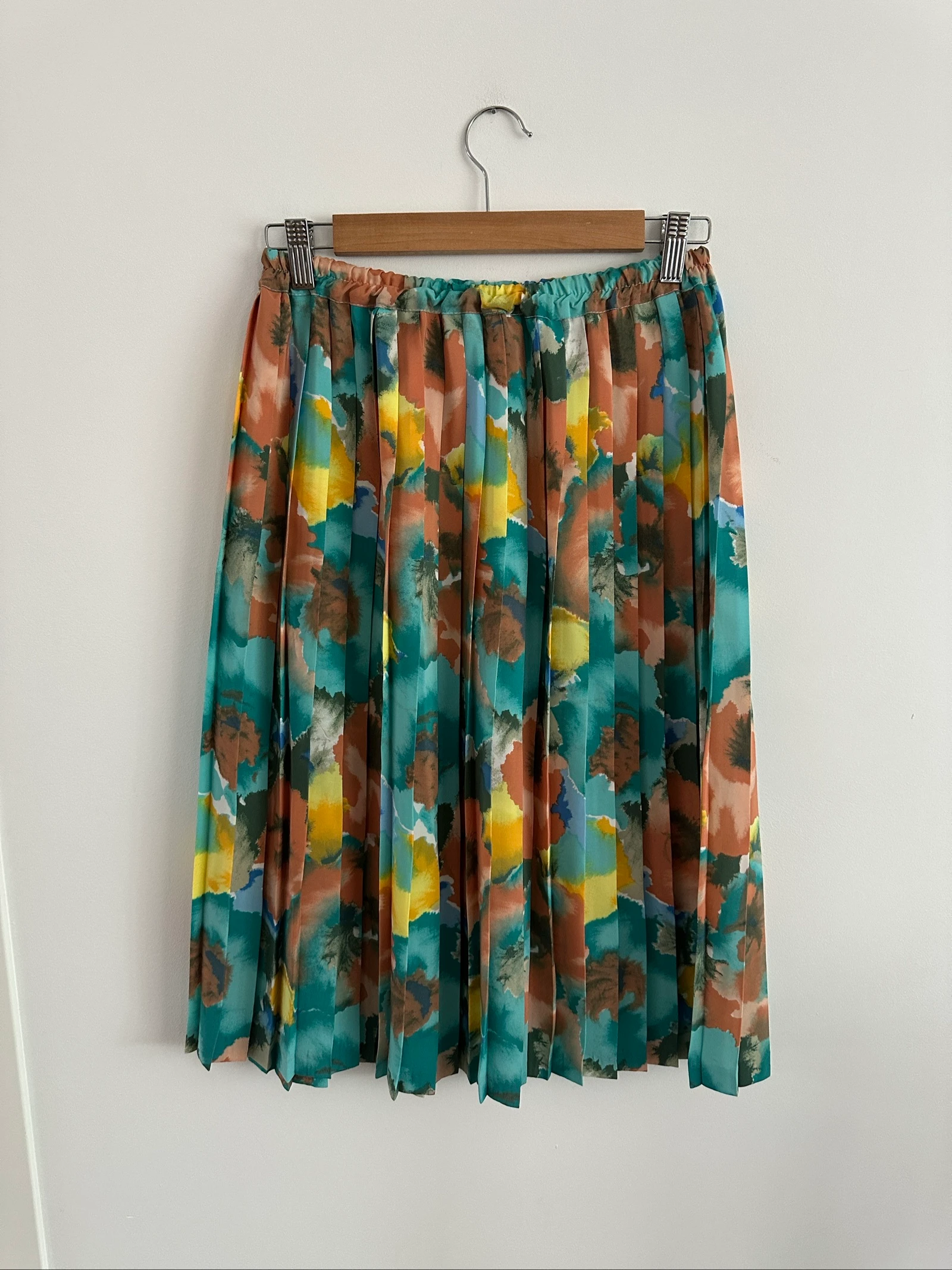 Jupe midi plissée motif aquarelle / multicolore (Taille M)